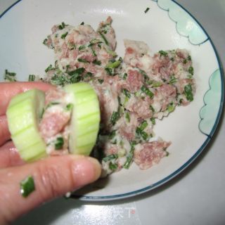 猪肉丝瓜盒子的做法步骤：3