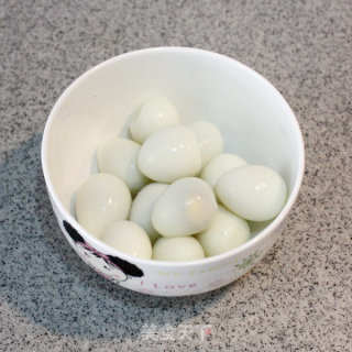 可爱的美食-----鹌鹑蛋小蘑菇的做法步骤：1