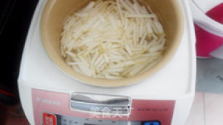 莲藕雪梨饮的做法步骤：4
