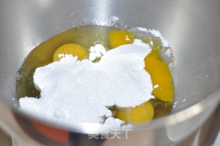 全蛋海绵蛋糕的做法步骤：1