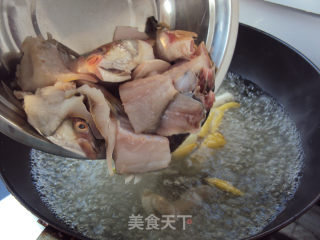 野山椒梭鱼汤的做法步骤：10