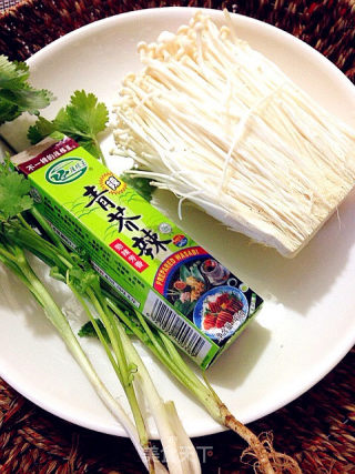 芥末金针菇的做法步骤：1