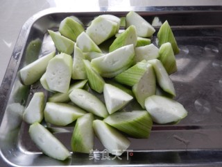 花蛤丝瓜汤的做法步骤：2