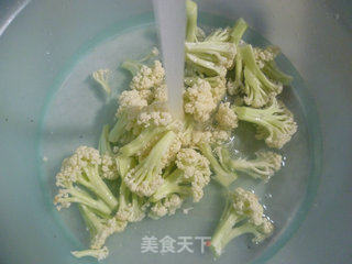 花菜炒小娘蟹的做法步骤：2