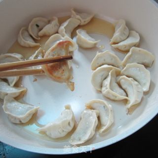 香辣焖煮饺子的做法步骤：4