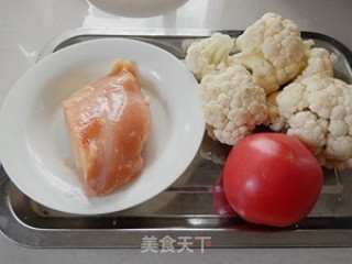 酸酸甜甜好味道：茄汁花菜鸡丁的做法步骤：1