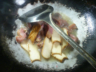 香干炒腊鸡腿的做法步骤：7