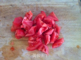 西红柿香菇丸子汤的做法步骤：2