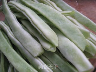 家常炖豆角的做法步骤：1