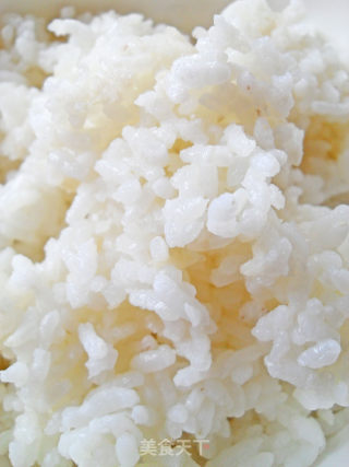 简单却不失营养美味的早餐——香煎茄味鸡蛋米饼的做法步骤：1