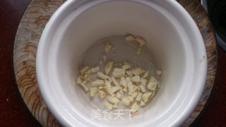糖参炖瘦肉的做法步骤：2