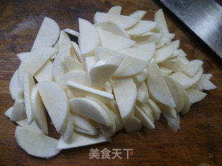 青椒黑木耳炒茭白的做法步骤：4