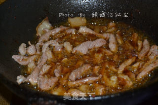 茄汁蒜薹肉条的做法步骤：3