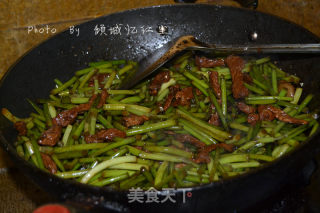 茄汁蒜薹肉条的做法步骤：5