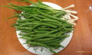 鲜香菜包——豆角馅的做法步骤：1