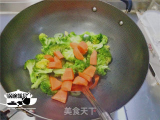 茄汁虾仁西兰花的做法步骤：11