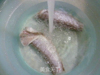 酸辣马头鱼的做法步骤：2