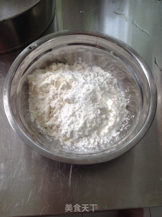经典美味——戚风蛋糕的做法步骤：2