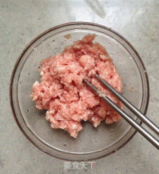 猪肉韭菜锅贴的做法步骤：2
