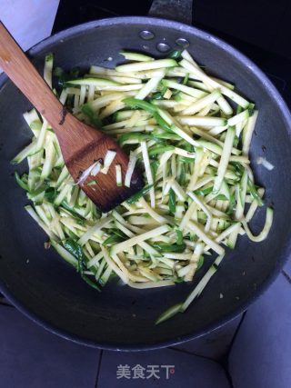 清炒嫩南瓜的做法步骤：5