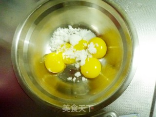 康乃馨蛋糕的做法步骤：1
