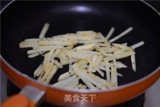 【金枪鱼培根披萨】混搭也精彩的做法步骤：3