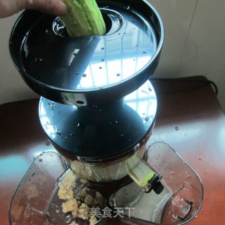 梨子黄瓜汁的做法步骤：5