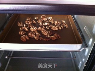 核桃花生益智面包的做法步骤：2