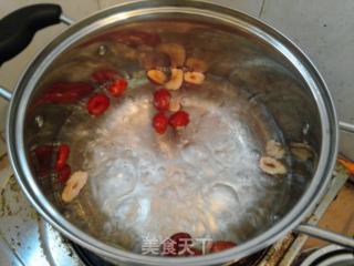红糖生姜红枣暖身汤,专冶感冒的做法步骤：3