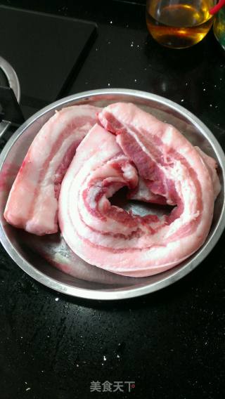 简单的红烧肉的做法步骤：1