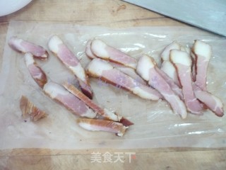 蒜薹炒腊肉的做法步骤：2