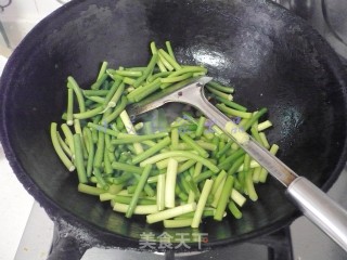 蒜薹炒腊肉的做法步骤：6