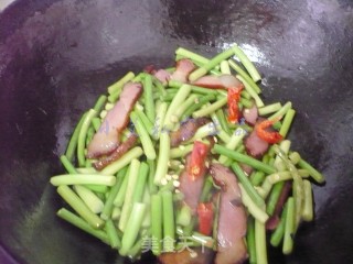 蒜薹炒腊肉的做法步骤：7