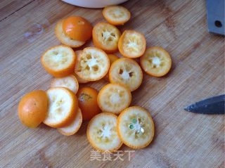 金橘柠檬汤的做法步骤：2