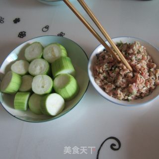 油焖丝瓜盅的做法步骤：3