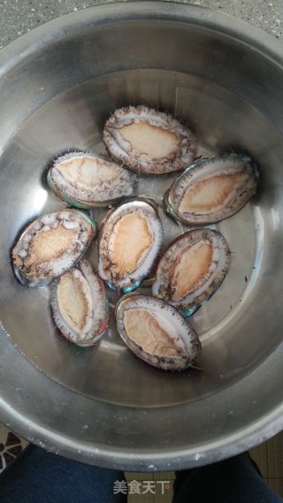 蒜蓉小鲍鱼的做法步骤：1
