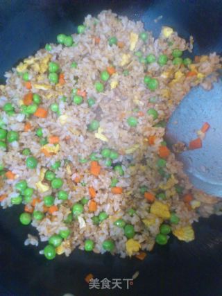 酱油炒饭的做法步骤：1
