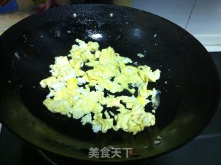 胡萝卜木耳炒鸡蛋的做法步骤：3