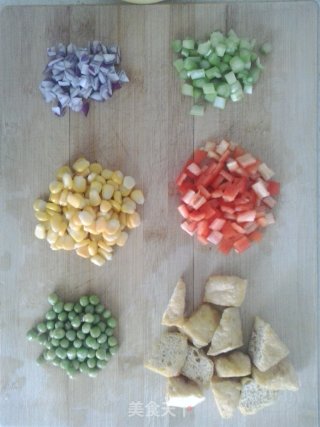 蔬菜炒饭的做法步骤：1