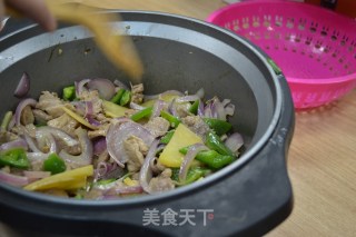 土豆青椒洋葱炒猪肉的做法步骤：5