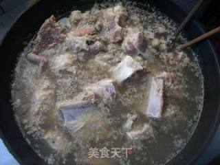 灰树花煨排骨的做法步骤：3
