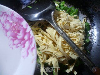 肉丝青菜炒千张的做法步骤：9