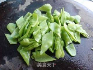 零厨艺新手的感恩菜——香菇炒荷兰豆的做法步骤：5