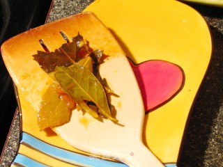 甜酸开胃番茄蘑菇鸡片的做法步骤：6