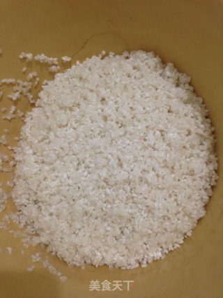 电饭锅蘑菇焖饭的做法步骤：7