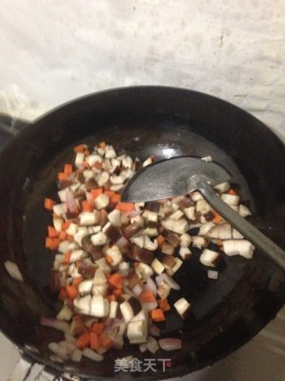 电饭锅蘑菇焖饭的做法步骤：8