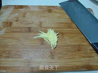 家常小炒---------【青椒炒肉丝】的做法步骤：3