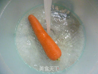 胡萝卜炒蒲瓜的做法步骤：2