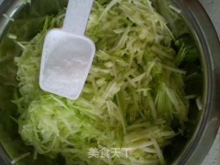 西湖鸡蛋饼的做法步骤：3