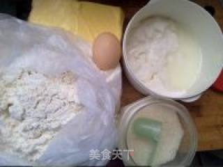 蕃茄酱沙拉面包的做法步骤：1